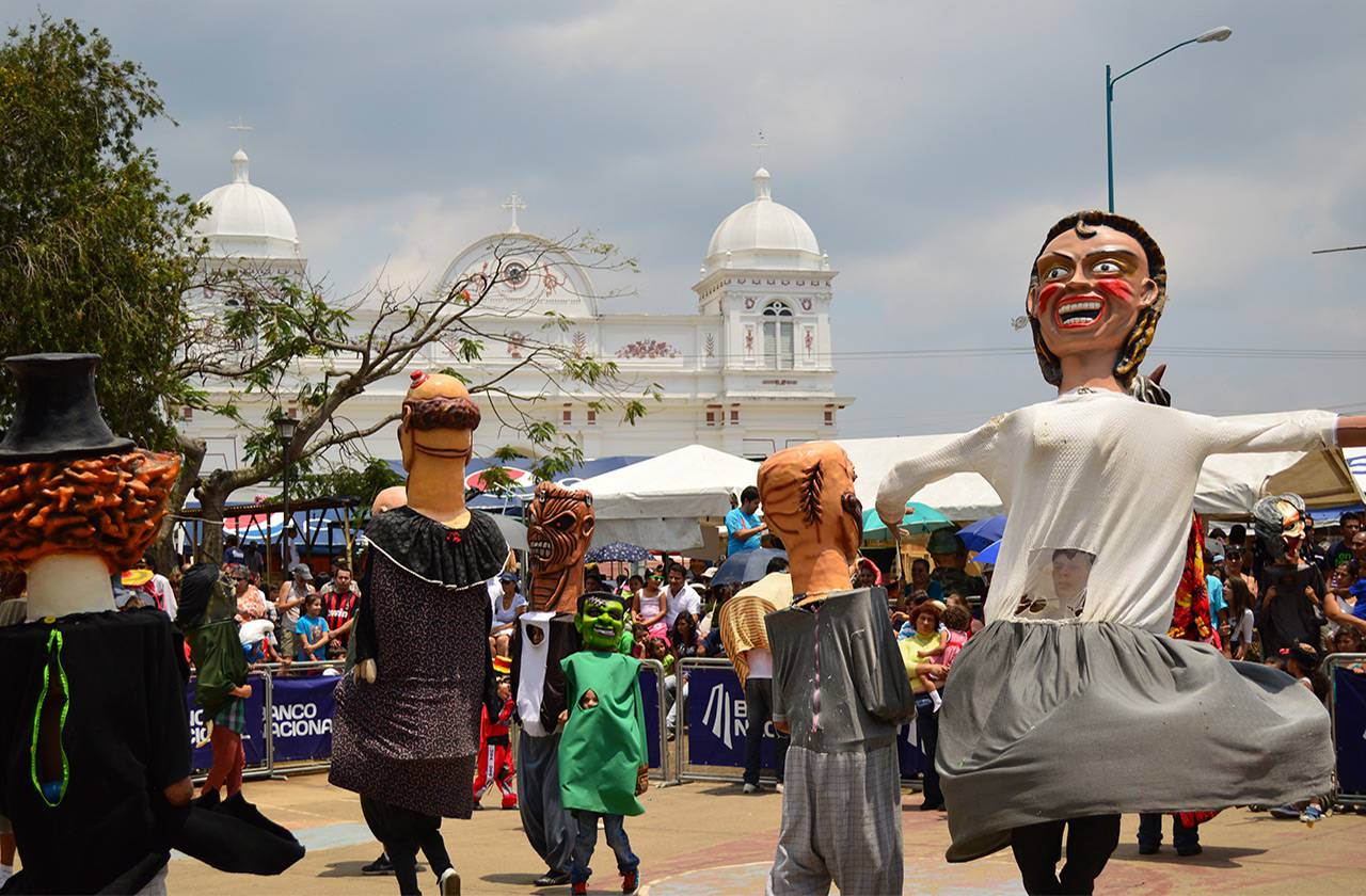 feria nacional de la mascarada c