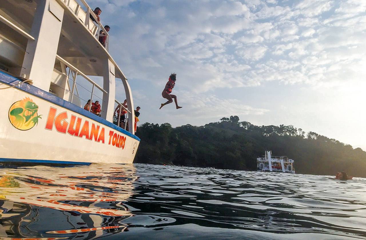 iguana tours catamaran jump