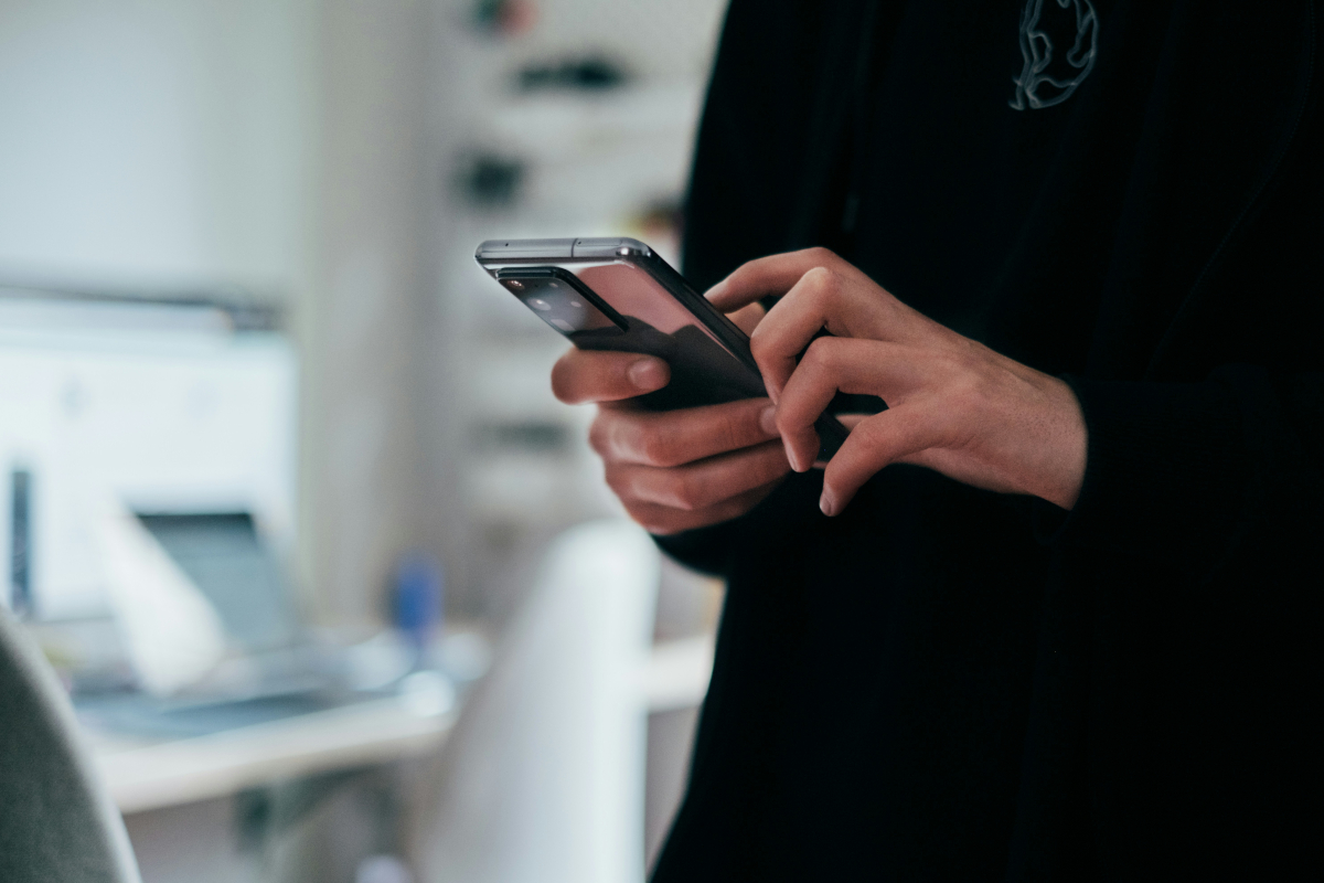 woman using her mobile phone