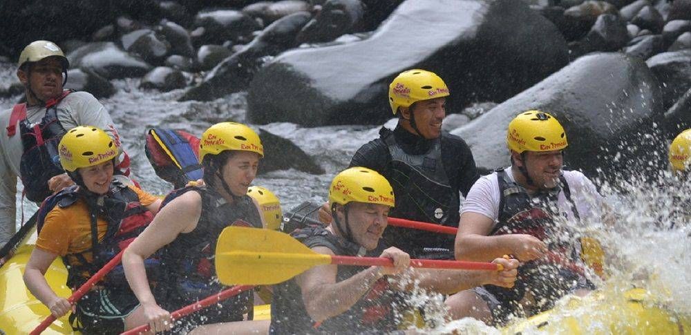 Wildwasser Rafting auf dem Pacuare Fluss in Costa Rica