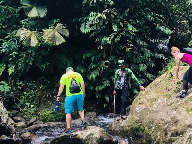 Trekking Turrialba Mollejones
