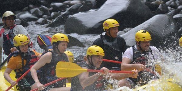 Wildwasser Rafting auf dem Pacuare Fluss in Costa Rica